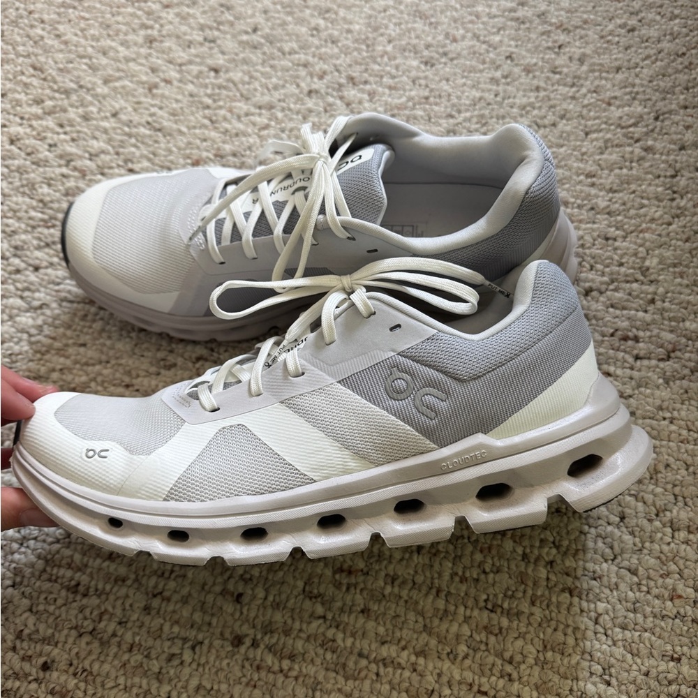 On Cloud Light Gray and White Sneakers - Picture 2 of 6